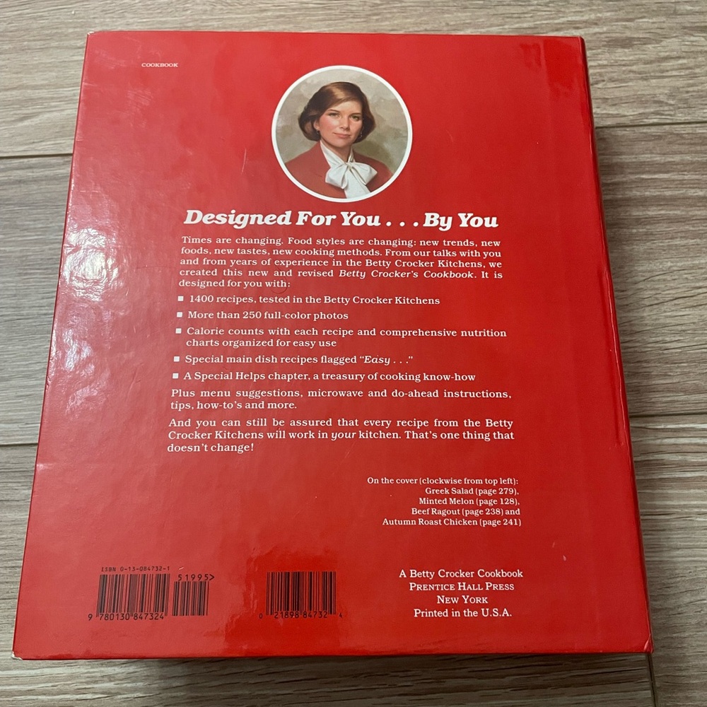 Vintage Betty Crocker's Cookbook New and Revised Hardcover Binder 1986 - Picture 2 of 15